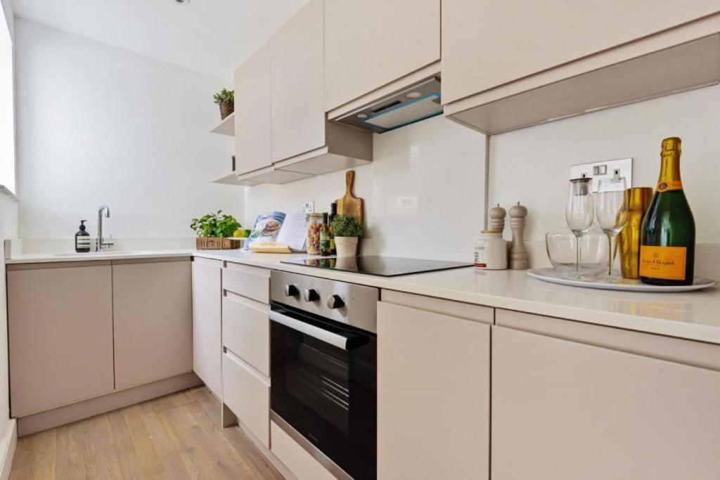 Amazing 3 Bed Interior Designed House With Garden - 114 The Hervey London Eksteriør bilde