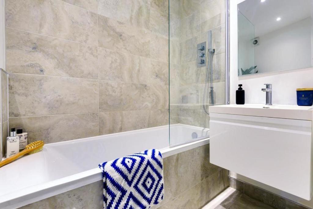 Amazing 3 Bed Interior Designed House With Garden - 114 The Hervey London Eksteriør bilde